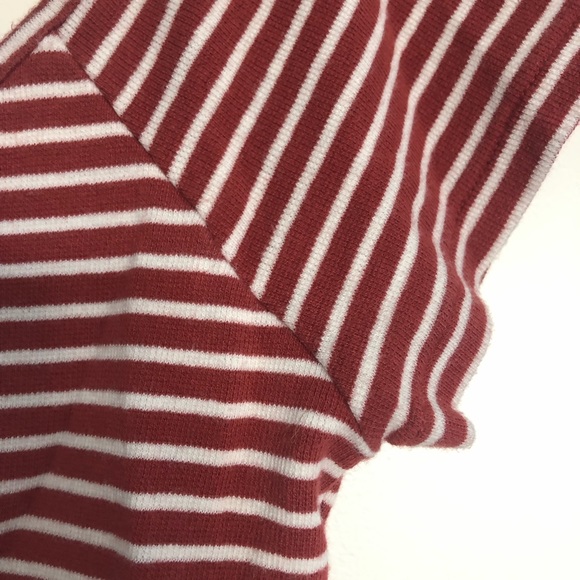 American Eagle red and white striped crop top. - Picture 3 of 3